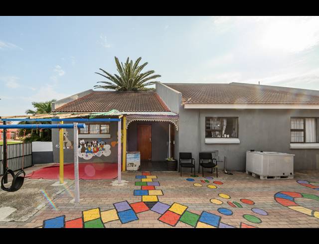 380M² BUSINESS FOR SALE IN BLUEWATER BAY